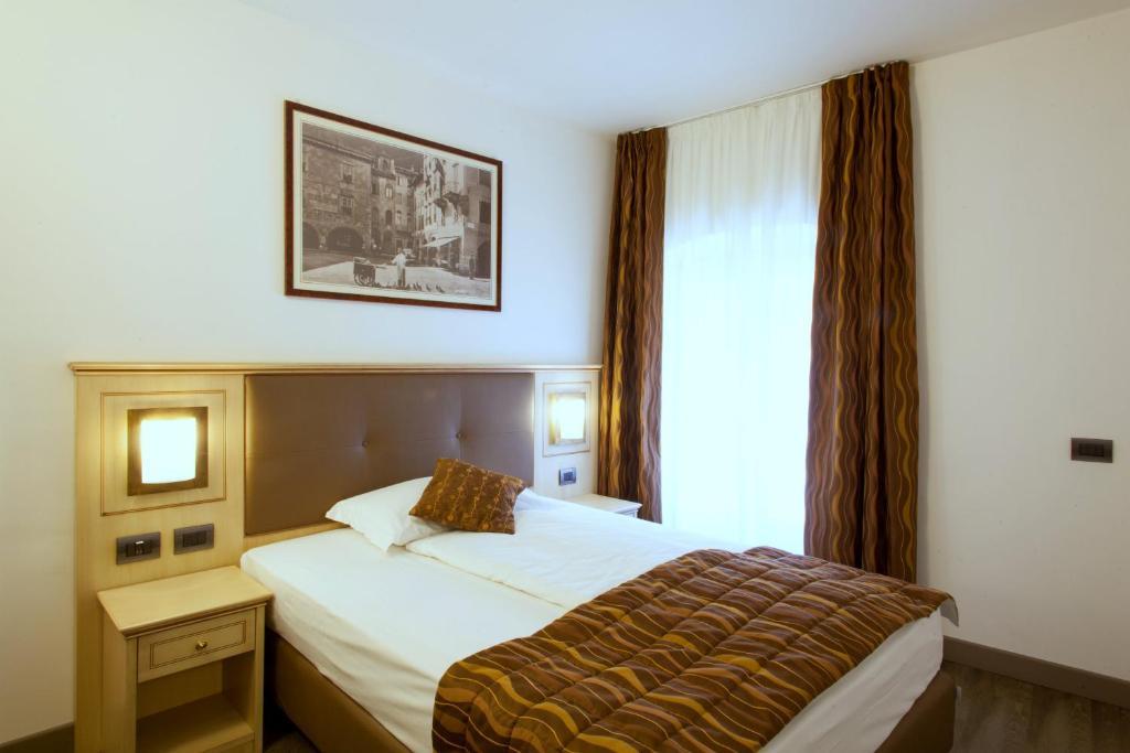 Hotel Portici - Romantik & Wellness Riva del Garda Szoba fotó